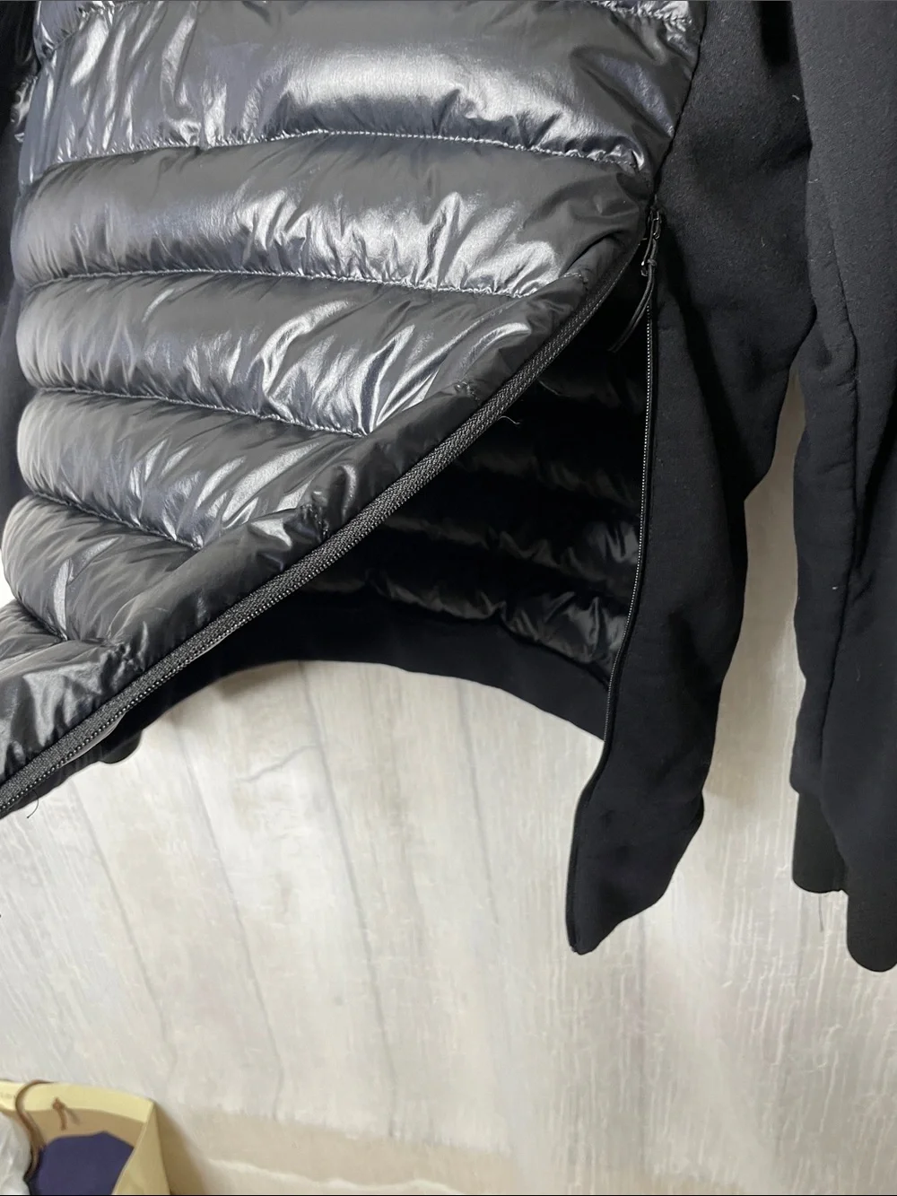 Holden Hybrid Black Quilted Front Crewneck pullover